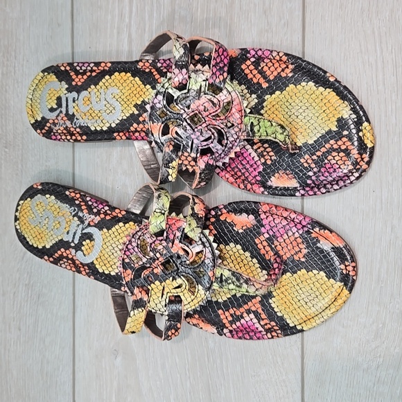 Circus By Sam Edelman "LIKE New"Canyon Colorful Women's Sandals Flats Shoes 9M - Picture 3 of 10